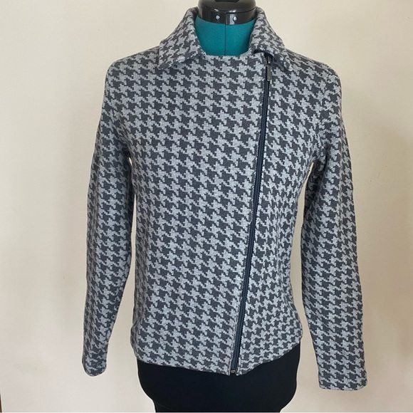 Chaps Jackets & Blazers - Zip up CHAPS Houndstooth collared Jacket- size S